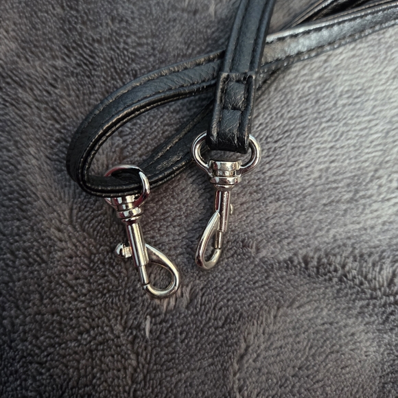 Elegant Black and Silver Clutch - Picture 10 of 11